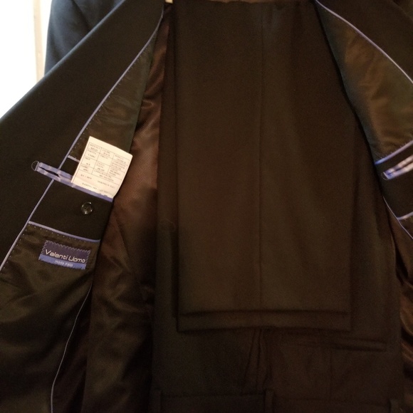 Mens Suit - Picture 4 of 4